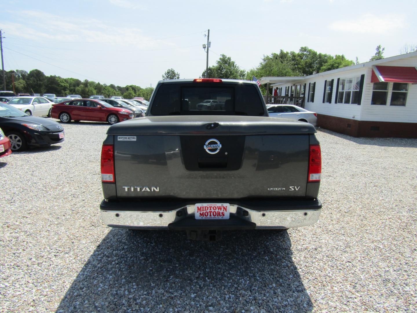 2011 Gray Nissan Titan SV Crew Cab 2WD (1N6BA0ED4BN) with an 5.6L V8 DOHC 32V FFV engine, Automatic transmission, located at 15016 S Hwy 231, Midland City, AL, 36350, (334) 983-3001, 31.306210, -85.495277 - Photo#6